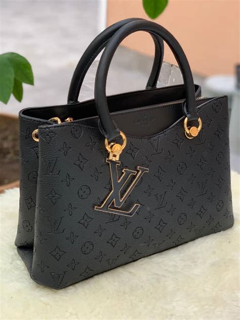 sac a main louis vuitton femme noir|vente de sac louis vuitton.